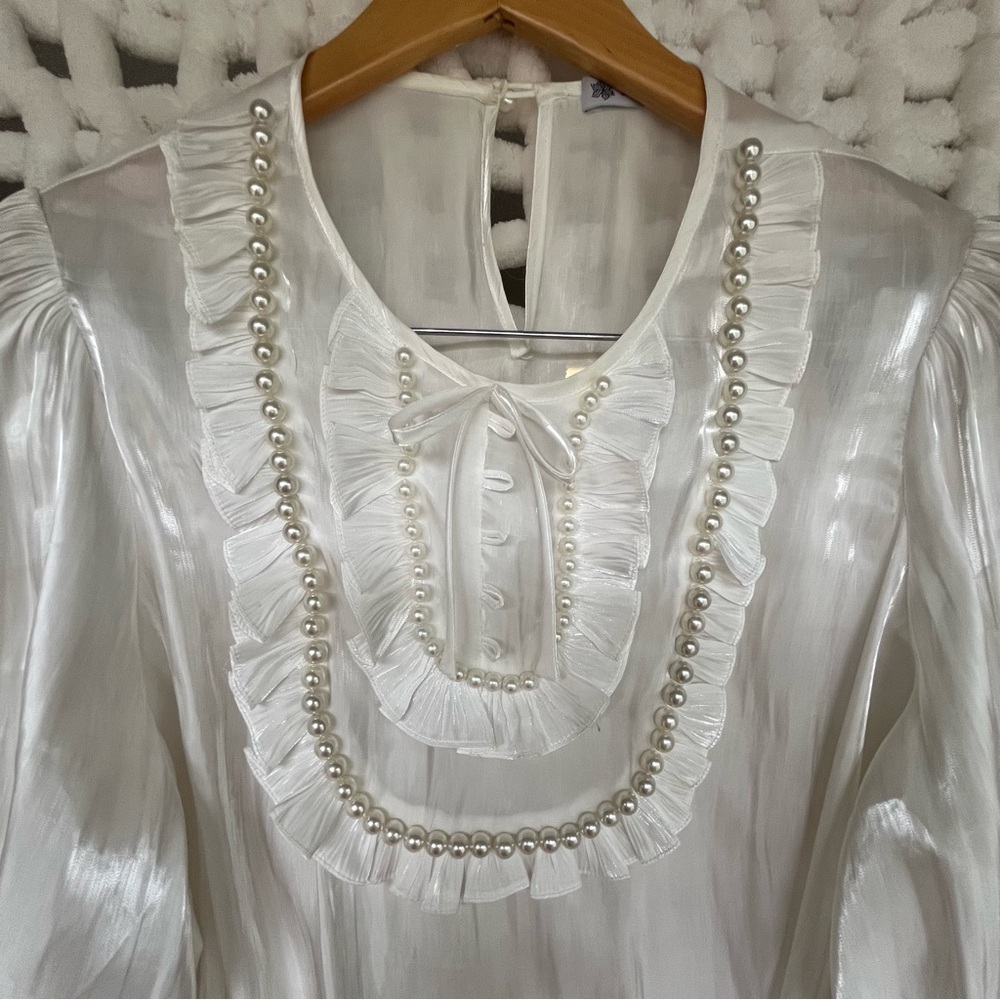 WHITE SILK BLOUSE